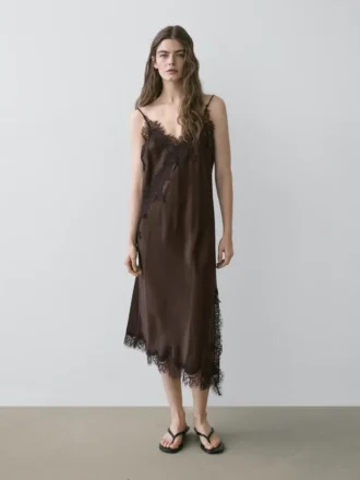 Robe caraco avec détails en dentelle