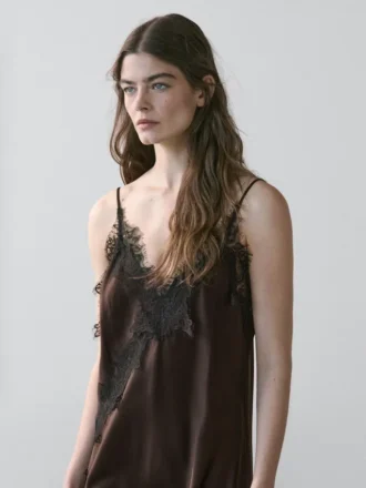 Robe caraco avec détails en dentelle