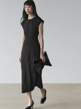 Robe fluide à manches courtes