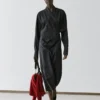 Robe mi-longue avec détail drapé Robe mi-longue avec détail drapé