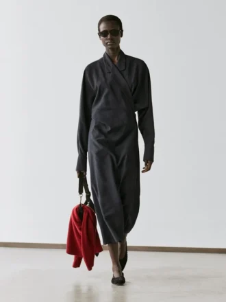 Robe mi-longue avec détail drapé