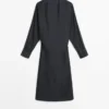 Robe mi-longue avec détail drapé Robe mi-longue avec détail drapé