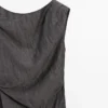 Robe mi-longue avec détail plissé aux épaules