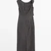 Robe mi-longue avec détail plissé aux épaules