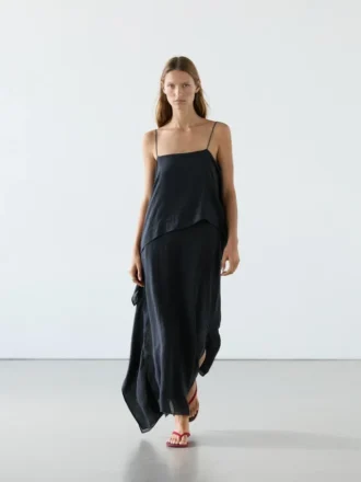 Robe mi-longue avec volants asymétriques