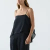 Robe mi-longue avec volants asymétriques