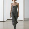 Robe mi-longue à bretelles