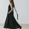 Robe mi-longue à col licou avec nœud