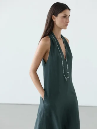 Robe mi-longue en mélange de lin avec encolure en V