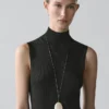 Robe midi en maille avec détails contrastés Robe midi en maille avec détails contrastés