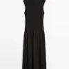 Robe midi en maille avec détails contrastés Robe midi en maille avec détails contrastés
