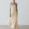 Robe midi fluide avec détails plissés