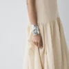 Robe midi fluide avec détails plissés