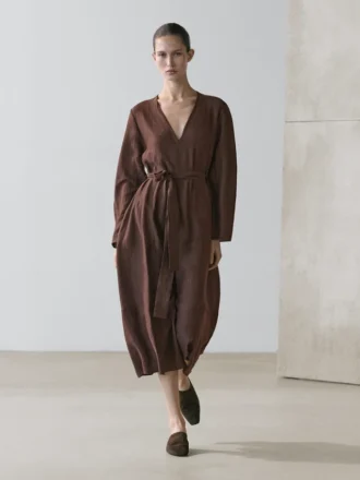 Robe midi fluide en mélange de lin avec ceinture
