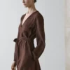 Robe midi fluide en mélange de lin avec ceinture