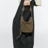 Sac seau en cuir suédé refendu