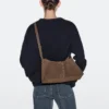 Sac seau en cuir suédé refendu