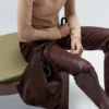Sac seau en cuir suédé refendu