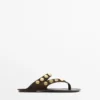 Sandales en cuir refendu avec clous Sandales en cuir refendu avec clous