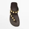 Sandales en cuir refendu avec clous Sandales en cuir refendu avec clous