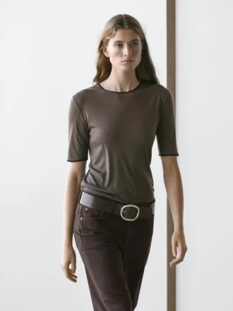 T-shirt en mélange de laine avec détails contrastés