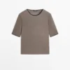 T-shirt en mélange de laine avec détails contrastés