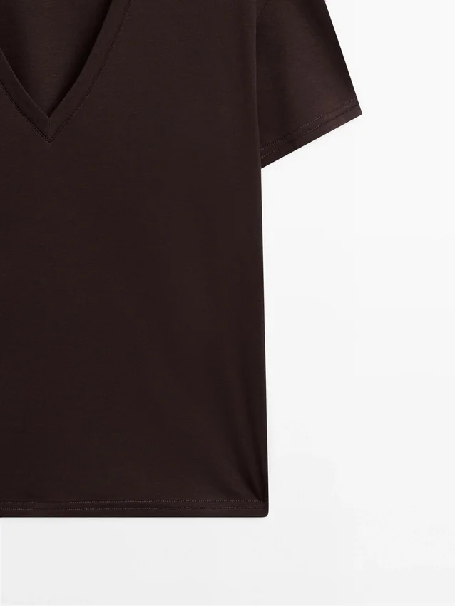 T-shirt fluide à col en V T-shirt fluide à col en V